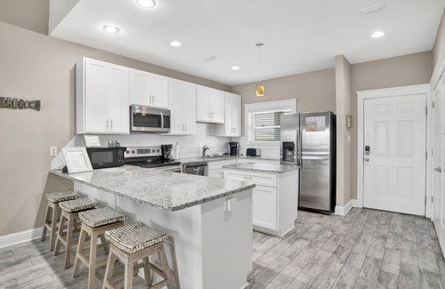 Morgantown House | 16 Sandals – Community Pools | Beach Boardwalk