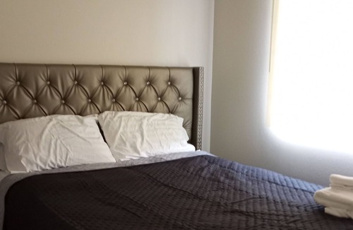 Tower District Apartment | 16 unit Apartment complex The apartment number 948 and you rent in only room