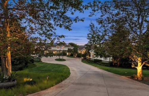 Moorpark House | 1600 Views