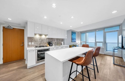 Vancouver Apartment | 1601 · UBC 1BE+1BA Condo/Nature View