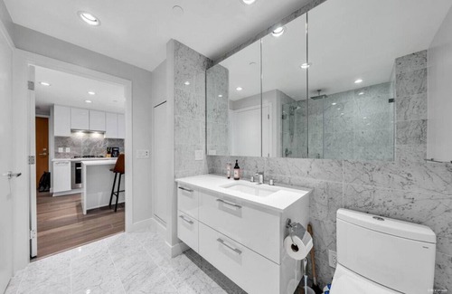 Vancouver Apartment | 1601 · UBC 1BE+1BA Condo/Nature View