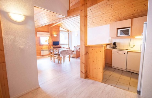 Villarodin-Bourget Apartment | 160m from ski slopes, 1st floor, balcony, ski locker, 46m², La Norma