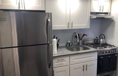 Industry Apartment | 1631 5A · Convenient 3bed Apt/20 min to NYC-Parking Avail.