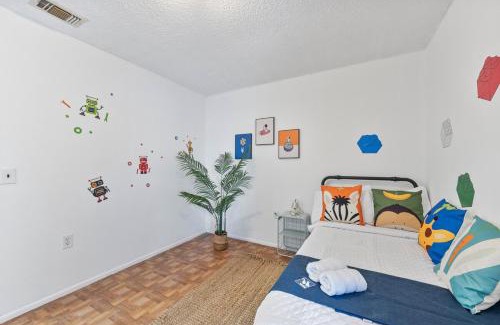 Hill Country House | 16414 RiverWalk Alamo SeaWorld Airbase 13 Person