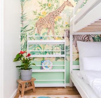 Prenzlauer Berg Apartment | 165m2 Downtown Family Suite 5BR, 3Bath, kids room, 11min Alexanderplatz
