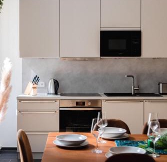 Prenzlauer Berg Apartment | 165m2 Downtown Family Suite 5BR, 3Bath, kids room, 11min Alexanderplatz