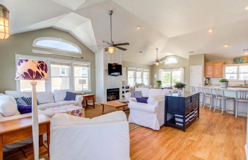 Ocean Sands House | 1676 - Good Humor