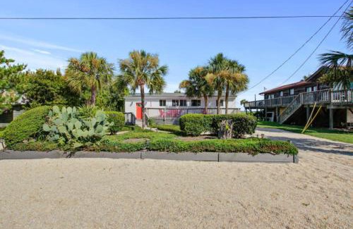Folly Beach House | 1684 E Ashley - Sol Searcher - 2 Bedrooms