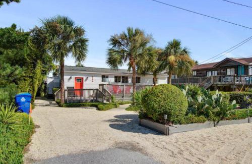 Folly Beach House | 1684 E Ashley - Sol Searcher - 2 Bedrooms