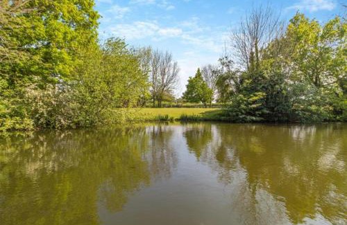Diss House | 16th Century Cartlodge with private hot tub