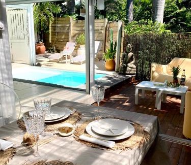 Sainte-Anne House | 17 Les Palmes - Maison de charme - Piscine privée et accès plage