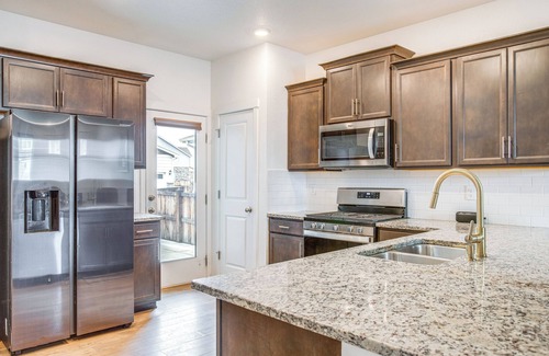 Aurora House | 17 Mi to Denver Zoo: Family-Friendly Aurora Home