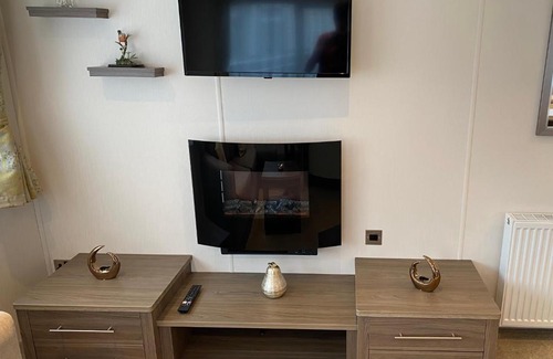 Forfar Ski Chalet | 17 Rannoch Lochlands Leisure Park Forfar