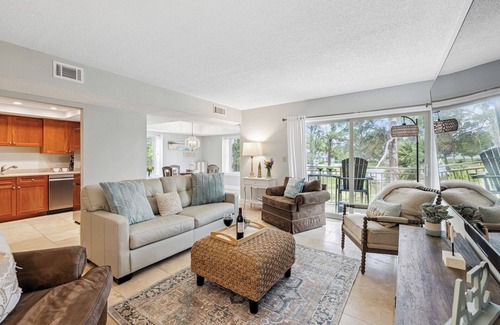 South Beach Condo | 1732 Bluff Villa @ Sea Pines | Scenic Views | Pool | 5-min to South Beach