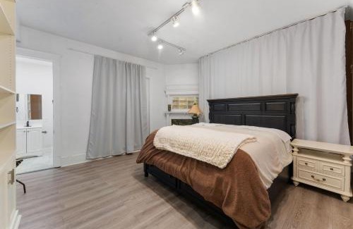 Dupont Circle Apartment | 1734 Comfort Stay, 2 Bedrooms, 2 Bath with Kitchen & Wi-Fi