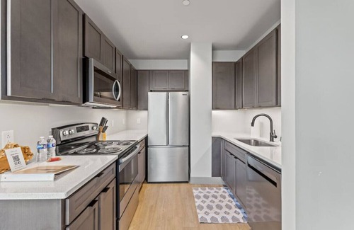 Downtown Condo | 175 LEX - Walkable Downtown Condo - Stunning View