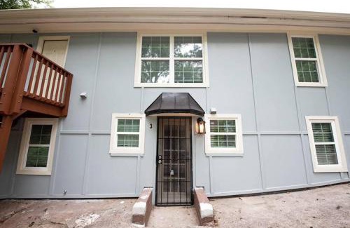 East Point Apartment | 1764 spring Ave APT 3
