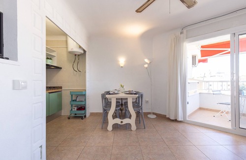 Salou City Centre Apartment | 179 APARTAMENTO UHC JAZMIN - Centrally located and affordable. For 4 people