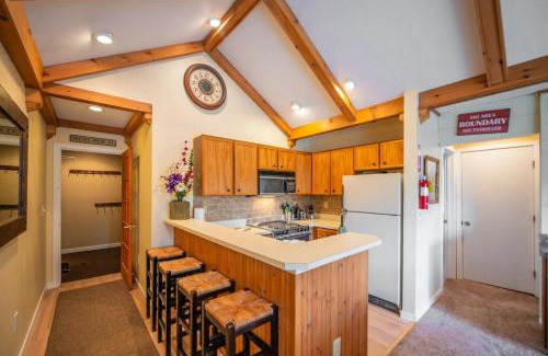West Dover Apartment | 17A Mountain Village #241