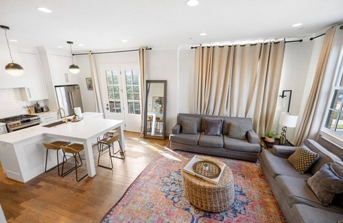 Rolling Mill Hill House | 18 Bed Downtown View Walk To Broadway