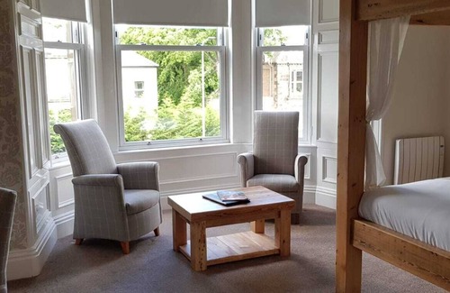 Newington House | 18 Craigmillar Park Guest House