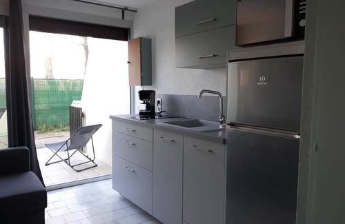 Marseillan Apartment | 18 m2 studio apartment with direct beach access.