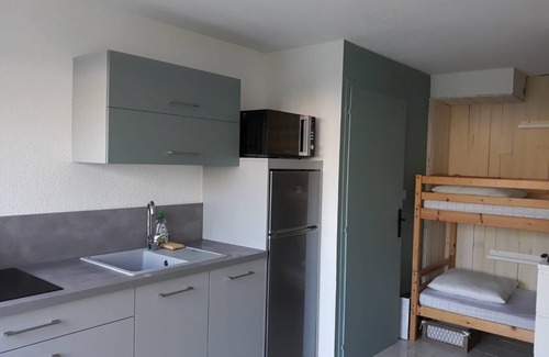 Marseillan Apartment | 18 m2 studio apartment with direct beach access.