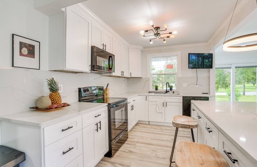 Lake Underhill House | 18 Mi to Disney: Home w/Yard, Near Dtwn Orlando