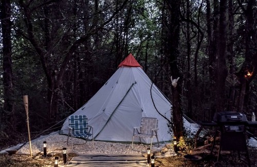 Lewisburg RV Rental | 18' Tent Wooded Primitive Site