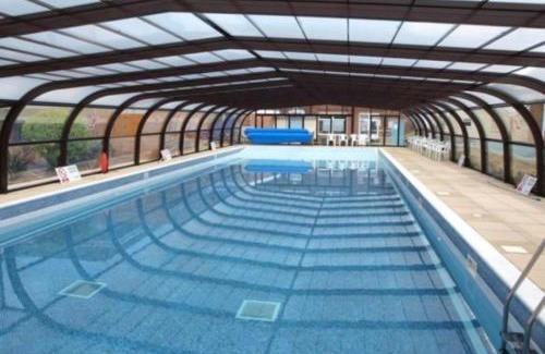 Corton House | 18, Waterside park, Fernly Holiday Home