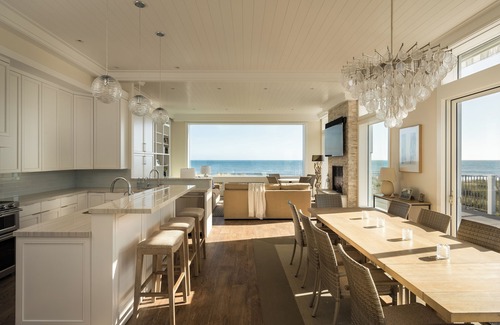 Stinson Beach House | 180-182 Seadrift Road: 9 BR, 10.5 BA in Stinson Beach, Sleeps 24