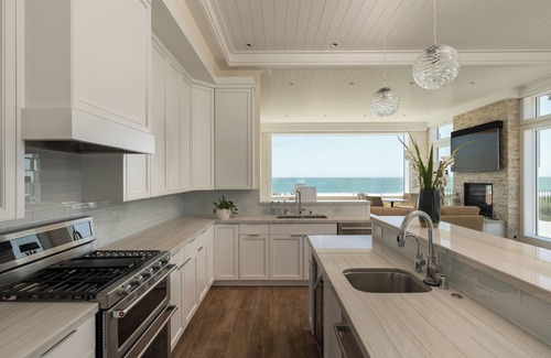 Stinson Beach House | 180-182 Seadrift Road: 9 BR, 10.5 BA in Stinson Beach, Sleeps 24