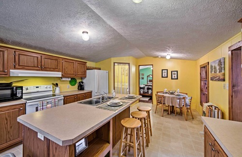 Dornsife House | 180-Acre Farm: 'The Lodge' in Klingerstown!
