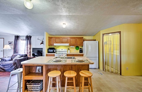 Dornsife House | 180-Acre Farm: 'The Lodge' in Klingerstown!