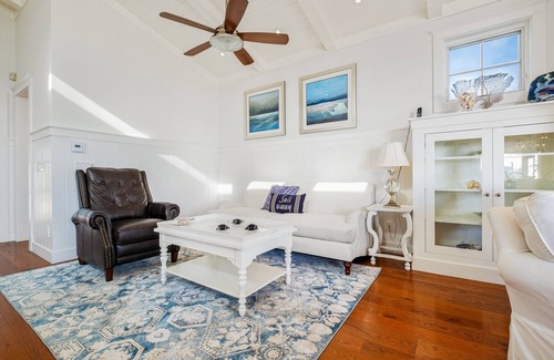 Western Malibu House | 180-degree ocean views & private beach access - walk to Encinal Bluff Beach