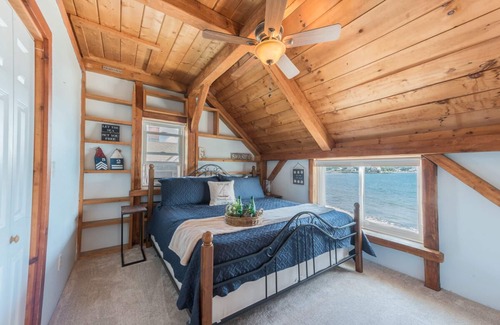 Nahant House | 180 Degree Panoramic Views! Holiday near BOS and Salem