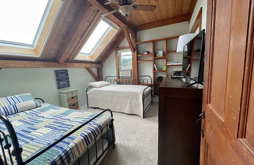 Nahant House | 180 Degree Panoramic Views! Holiday near BOS and Salem