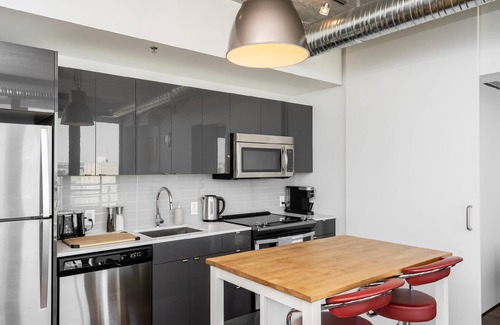 Exchange District Condo | (1801)Downtown Glasshouse+ 1 Bedroom Remarkable Suite+Fast WiFi(311)