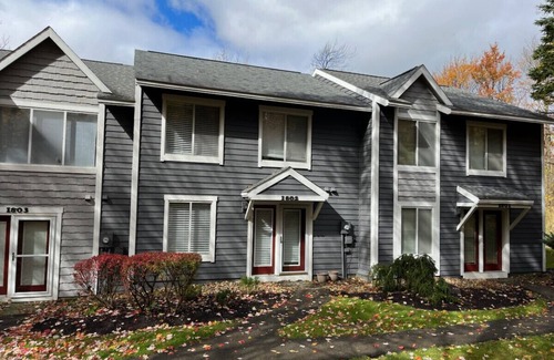 Hidden Valley Apartment | 1802 Eagles Ridge Court
