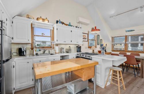 East Sandwich House | 181 A North Shore Boulevard East Sandwich -Sea Star