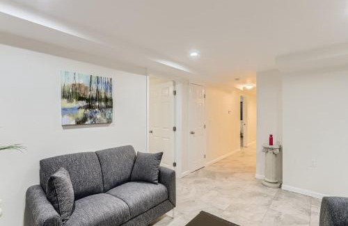 Interurban Park Apartment | 1815 Bluebell Ave