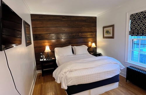 Waitsfield Bed & Breakfast | 1824 House