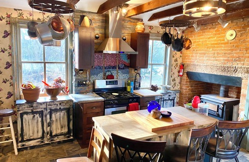 Mechanicsburg House | 1830s Estate in Historic Downtown Mechanicsburg