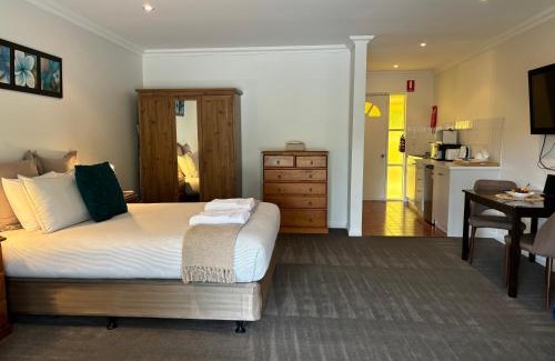 Willunga Bed & Breakfast | 1839 Cottages