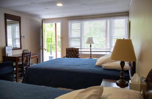 Weirs Beach Hotel | 1848 Inn