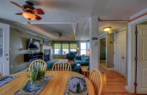 East Sandwich House | 189 B North Shore Boulevard East Sandwich - Cape Cod