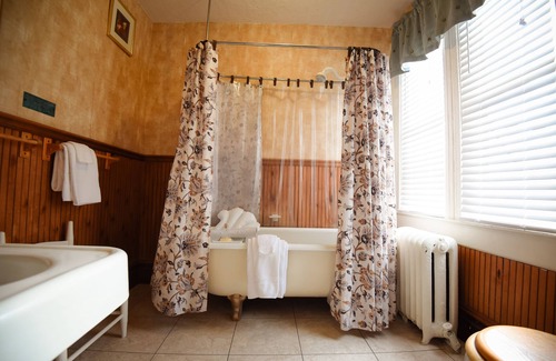 Hendersonville Bed & Breakfast | 1898 Waverly Inn