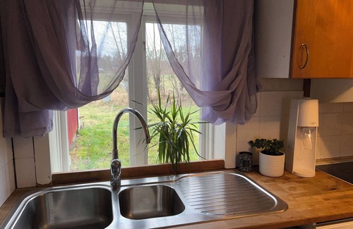Torso Cottage | 18th century cottage with private beach on Torsö. 40 min from Skara Sommarland!