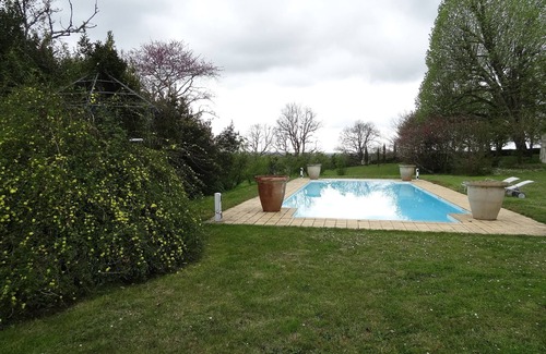 Camblanes-et-Meynac House | 18th century charming house with swimming pool 15 minutes from Bordeaux.