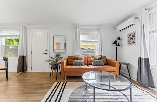 North End Apartment | 18th Street E